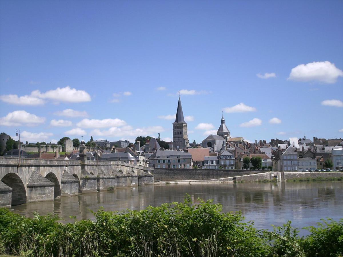 Maison De La Loire La Charite-sur-Loire Exterior photo